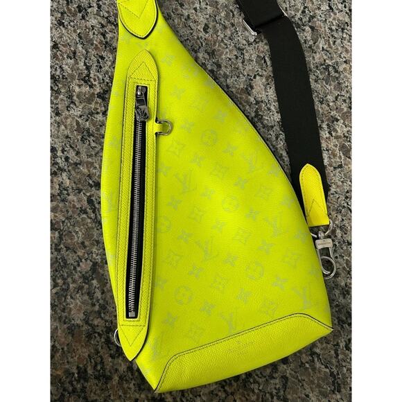 Louis Vuitton Taigarama Duo Sling Bag Neon Yellow 347072 - Picture 2 of 16